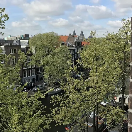 Grand Max Apartment Bed & Breakfast 5*